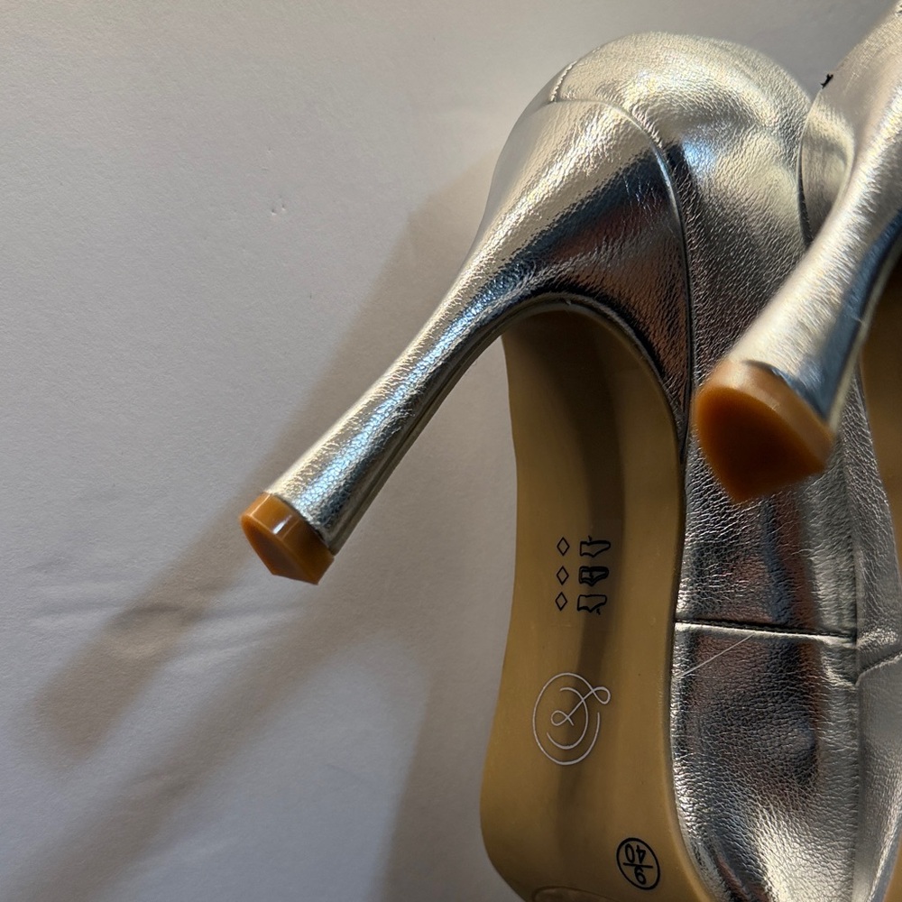 Chinese Laundry Metallic Silver Heels - Picture 13 of 17